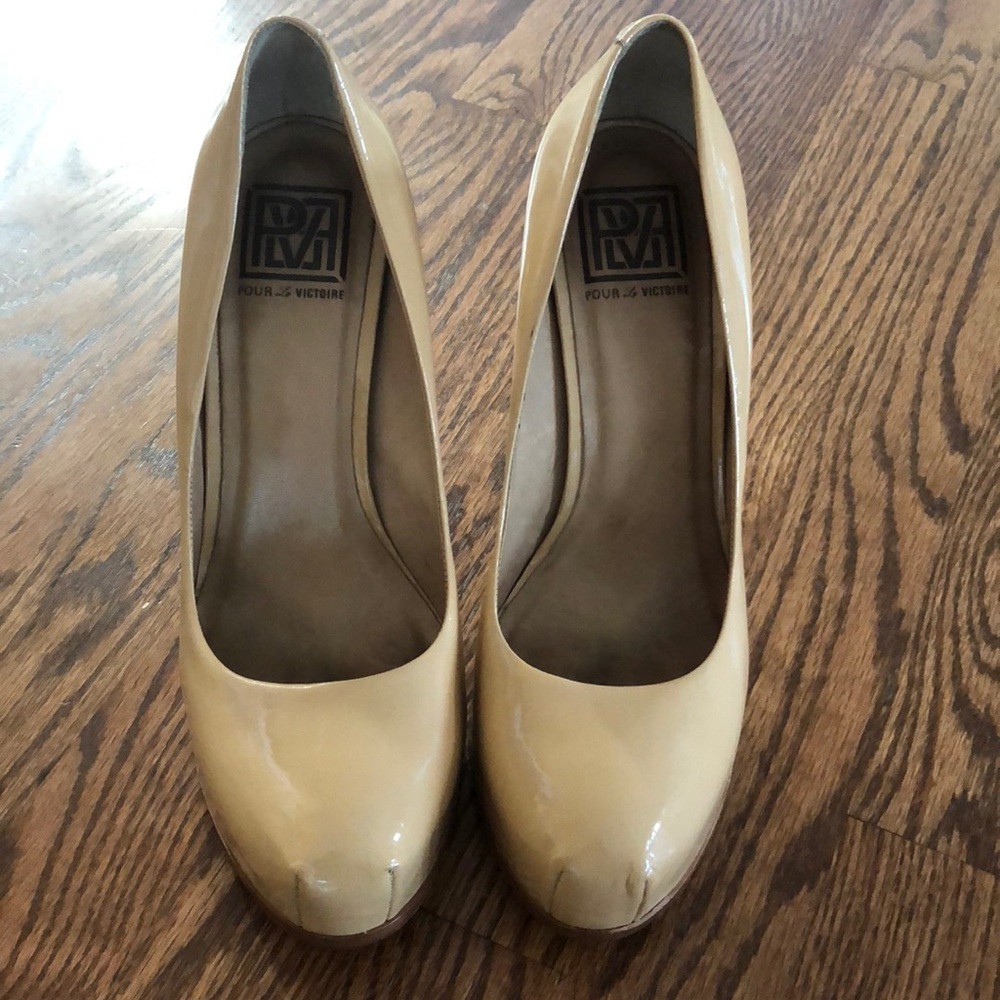 Pour la victoire size 8.5 Irina nude heels